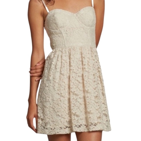 Abercrombie & Fitch Dresses & Skirts - Abercrombie & Fitch Lace Dress S